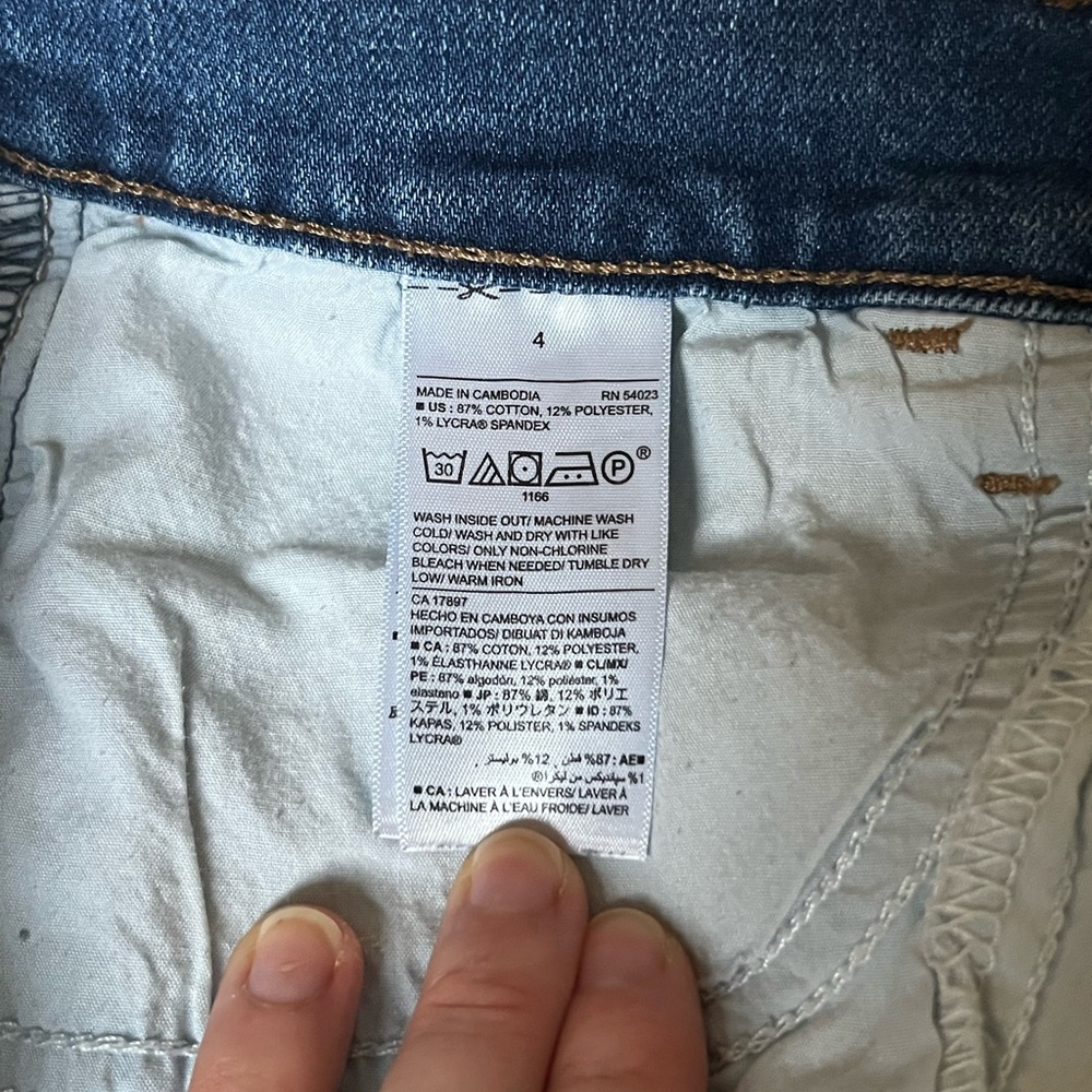 Old Navy Blue Jean Cut-Off Shorts - Picture 4 of 4